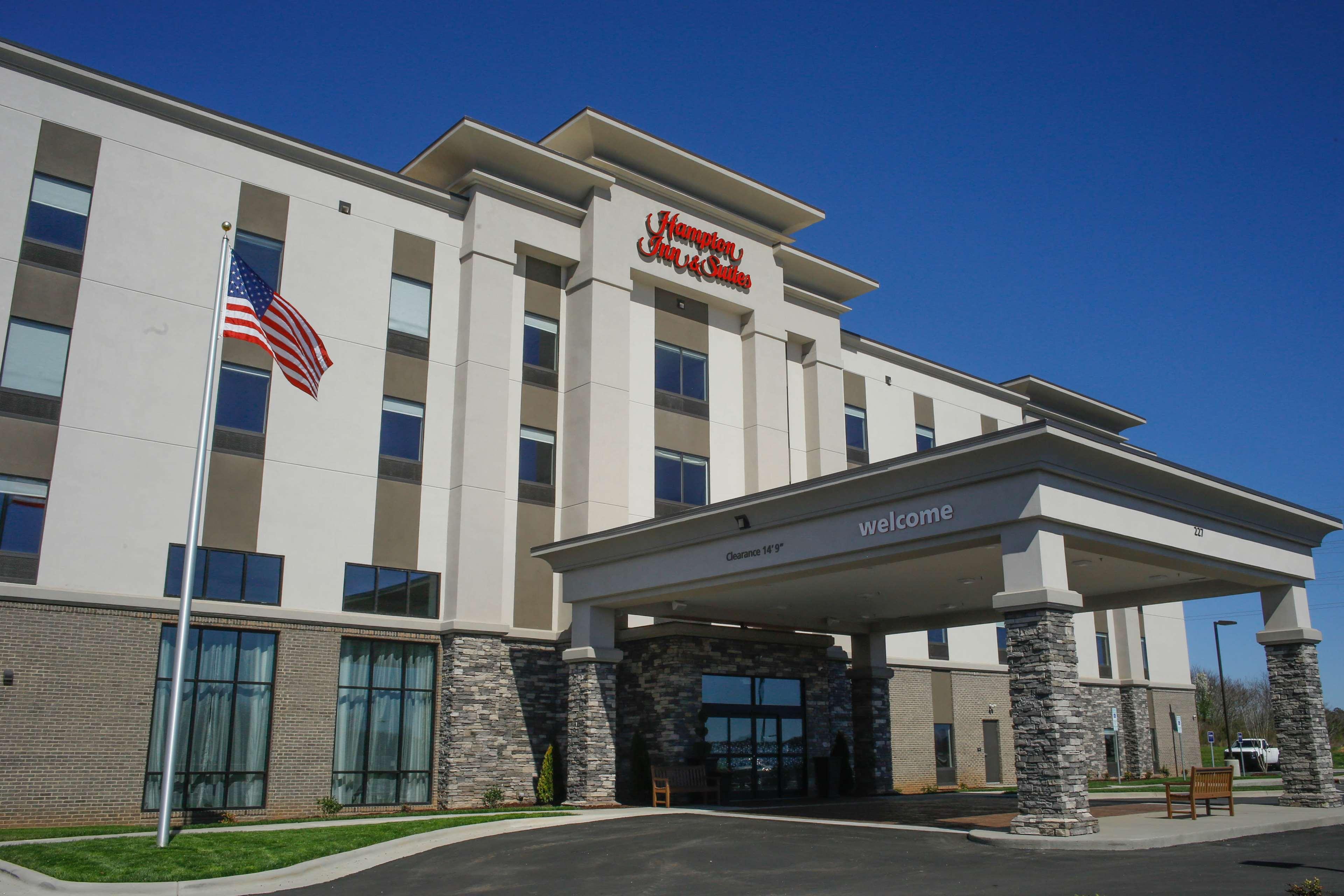 Hampton Inn&Suites Forest City Exterior foto