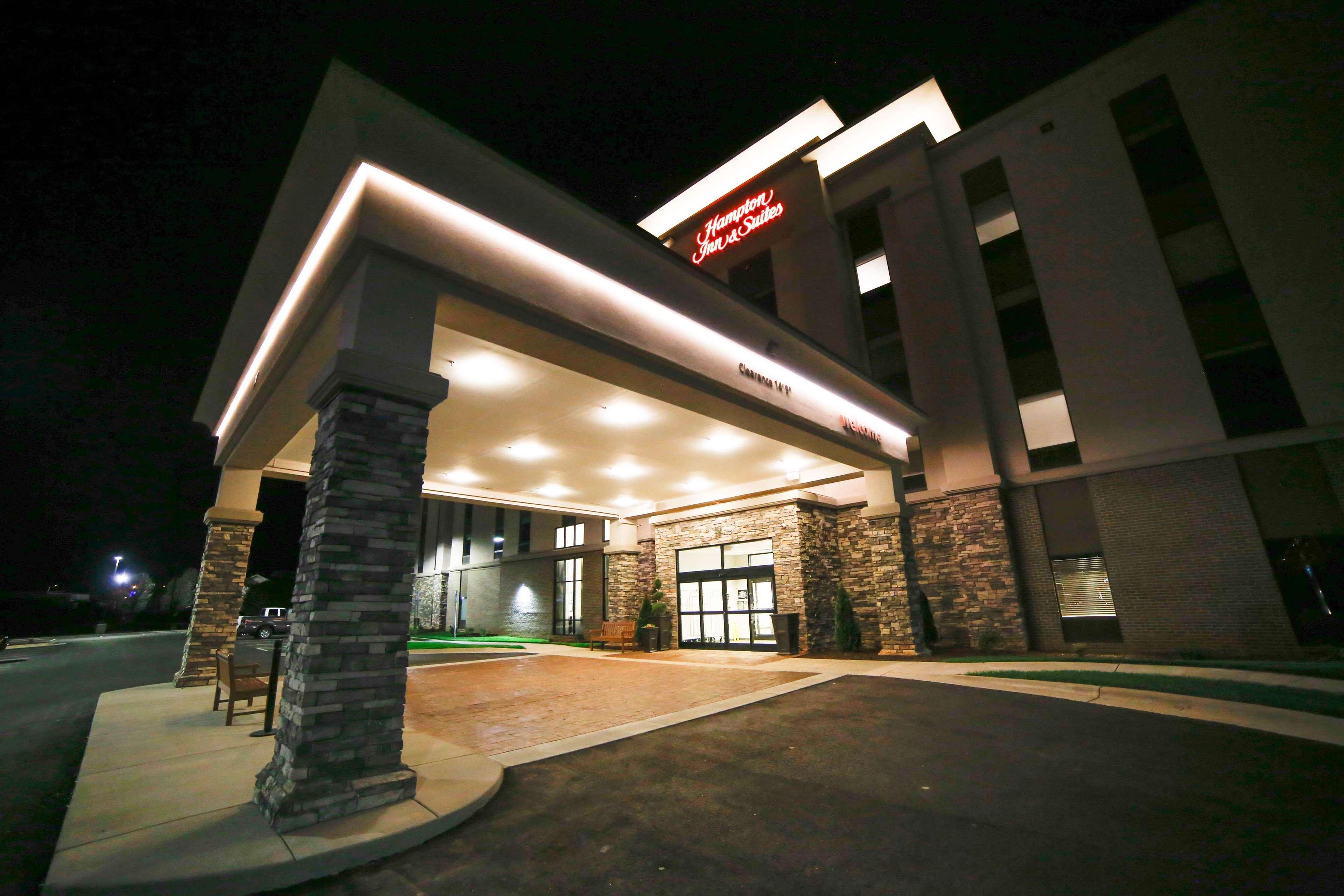 Hampton Inn&Suites Forest City Exterior foto